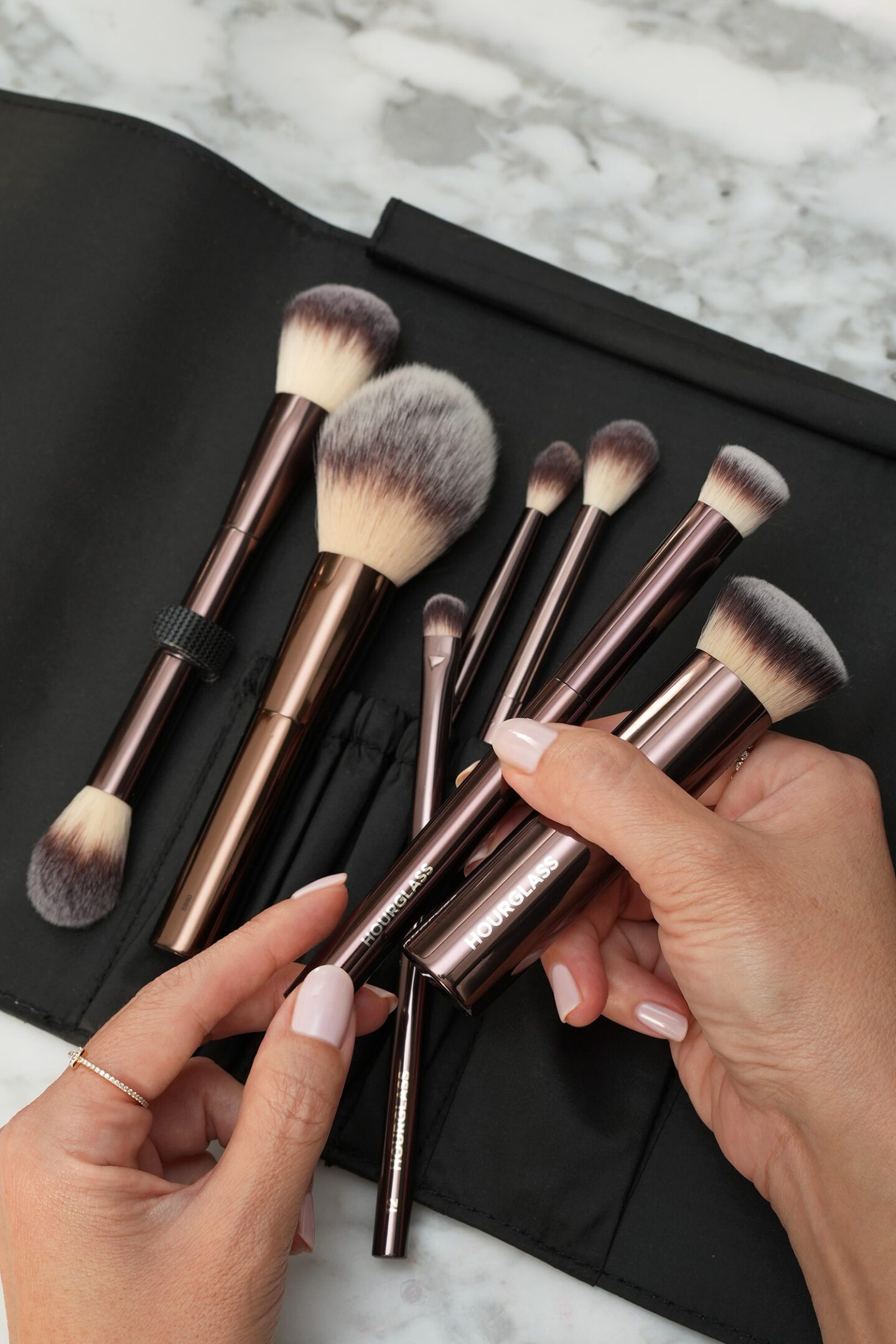 Hourglass Travel Brush Set