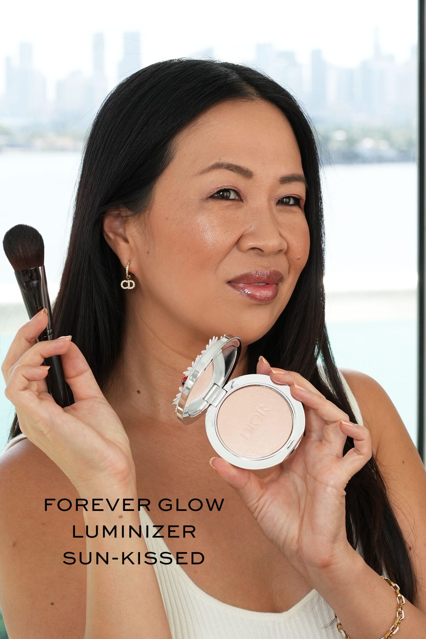 Forever Glow Luminizer in Sun-Kissed 