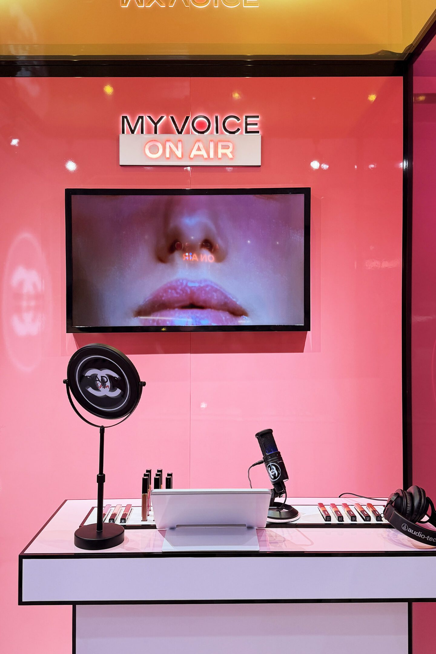 Chanel Rouge Coco Hydra Gloss Event Miami Brickell