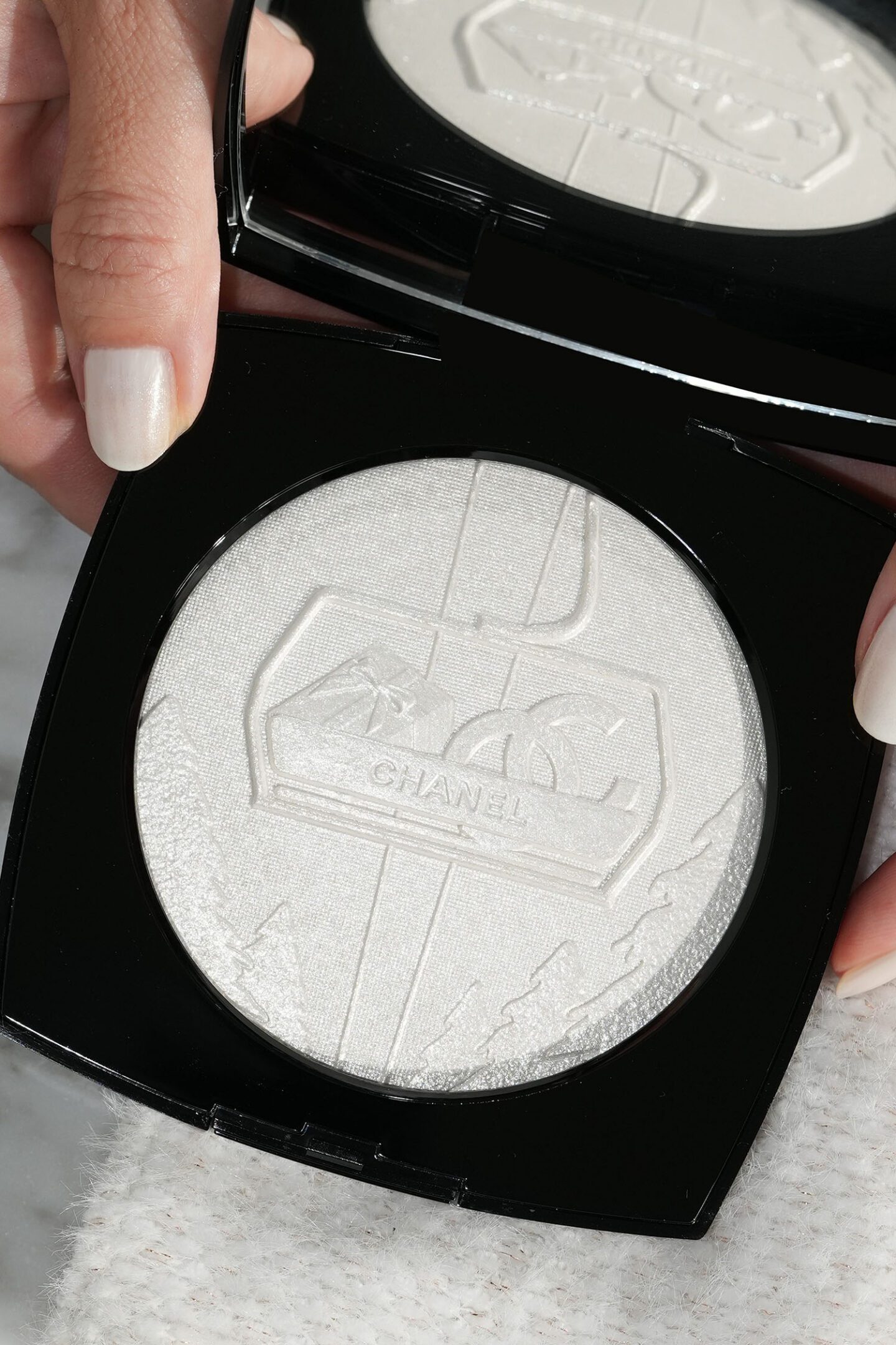 Chanel Oversize Illuminating Powder Neige D'or